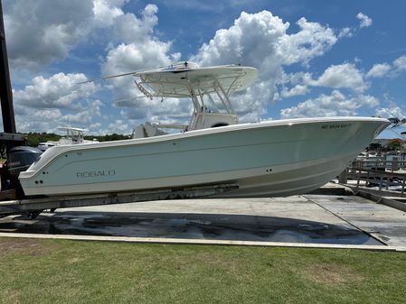 Robalo R300-CENTER-CONSOLE image