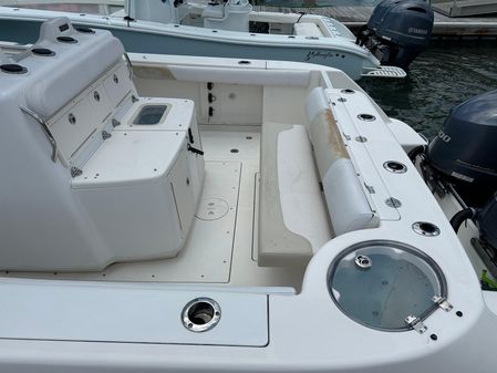 Robalo R300-CENTER-CONSOLE image