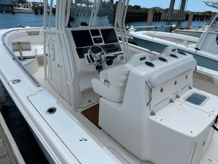 Robalo R300-CENTER-CONSOLE image