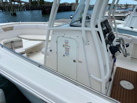 Robalo R300-CENTER-CONSOLE image