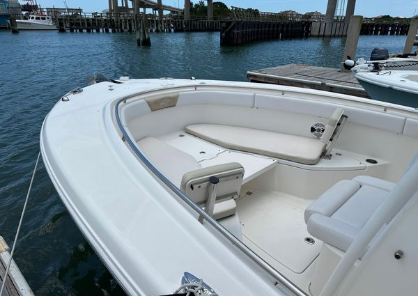 Robalo R300-CENTER-CONSOLE image