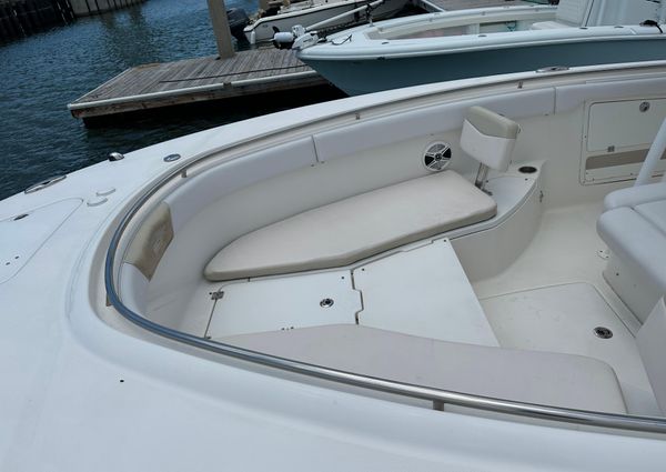 Robalo R300-CENTER-CONSOLE image