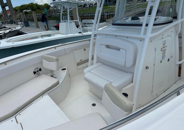 Robalo R300-CENTER-CONSOLE image