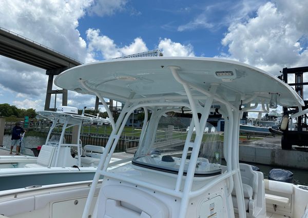 Robalo R300-CENTER-CONSOLE image