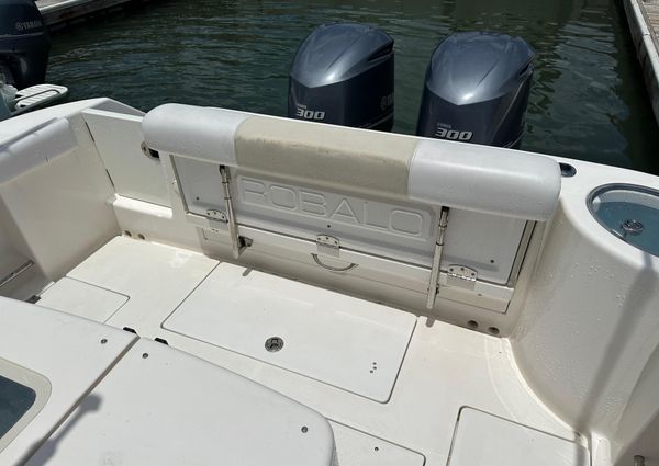 Robalo R300-CENTER-CONSOLE image