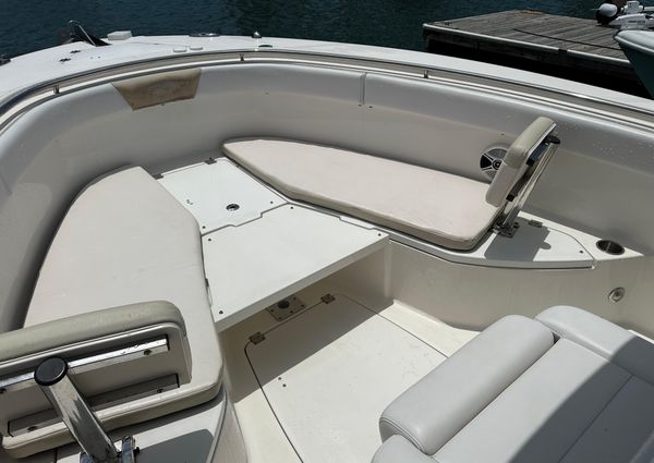 Robalo R300-CENTER-CONSOLE image