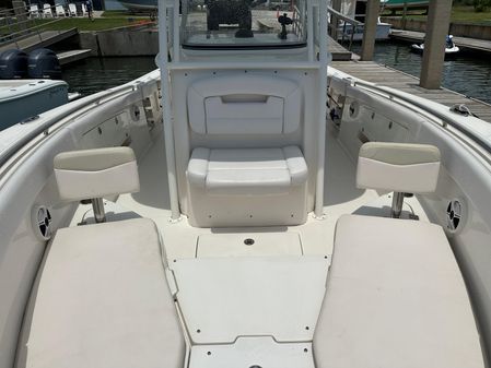 Robalo R300-CENTER-CONSOLE image