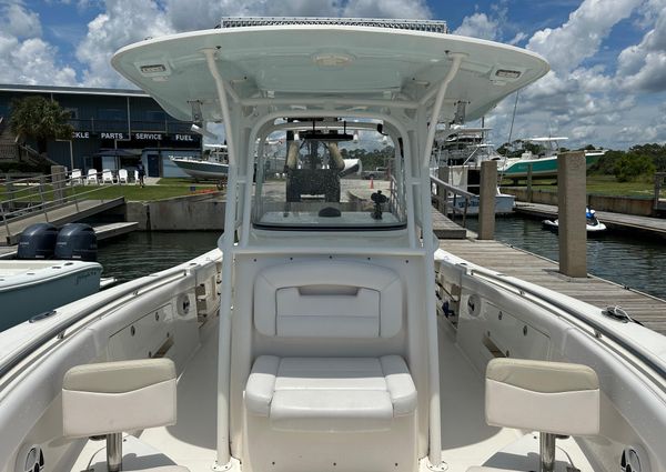 Robalo R300-CENTER-CONSOLE image