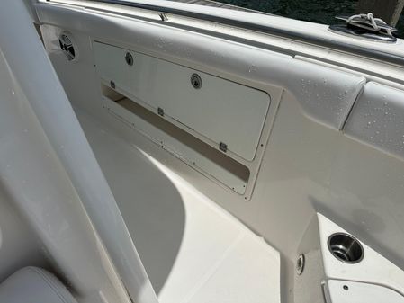 Robalo R300-CENTER-CONSOLE image