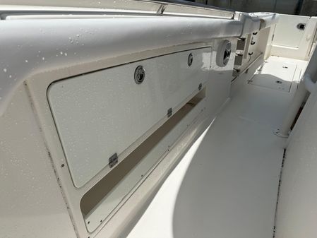 Robalo R300-CENTER-CONSOLE image