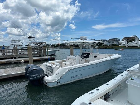 Robalo R300-CENTER-CONSOLE image