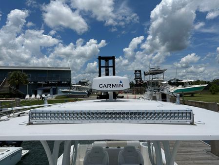 Robalo R300-CENTER-CONSOLE image