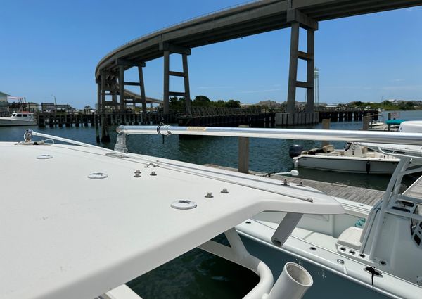 Robalo R300-CENTER-CONSOLE image