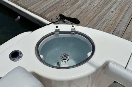 Robalo R300-CENTER-CONSOLE image