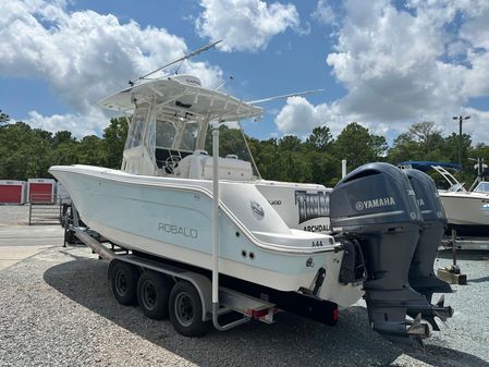 Robalo R300-CENTER-CONSOLE image