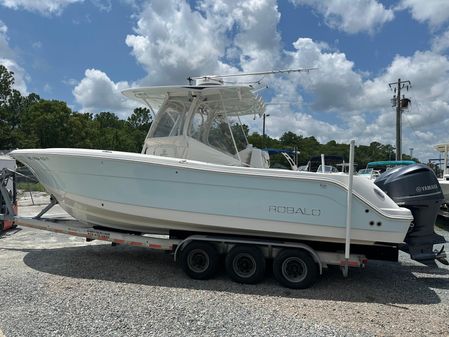 Robalo R300-CENTER-CONSOLE image