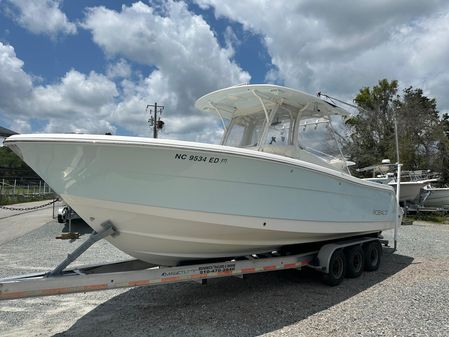 Robalo R300-CENTER-CONSOLE image