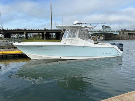 Robalo R300-CENTER-CONSOLE image