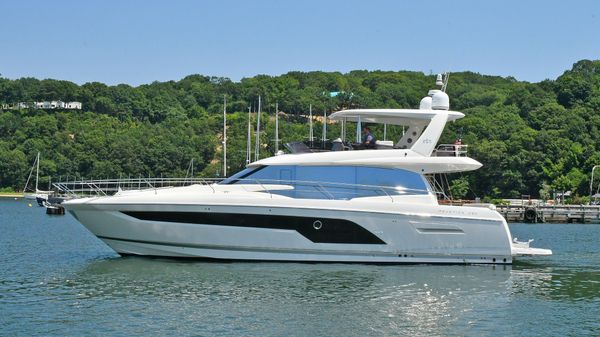 Prestige 590 flybridge 