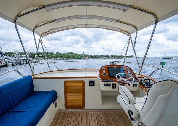 Hinckley Talaria 48 Flybridge image