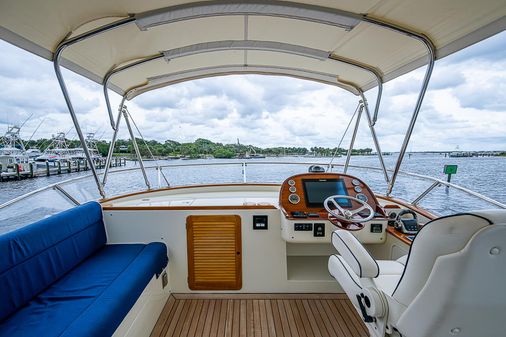 Hinckley Talaria 48 Flybridge image