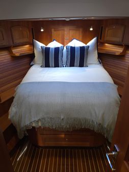 Hinckley Talaria 48 Flybridge image