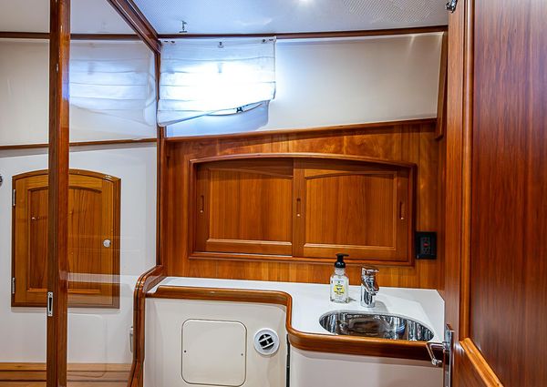 Hinckley Talaria 48 Flybridge image