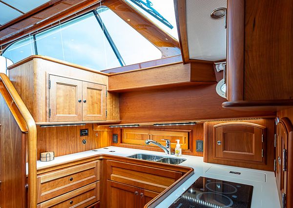 Hinckley Talaria 48 Flybridge image