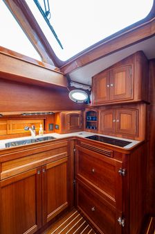 Hinckley Talaria 48 Flybridge image