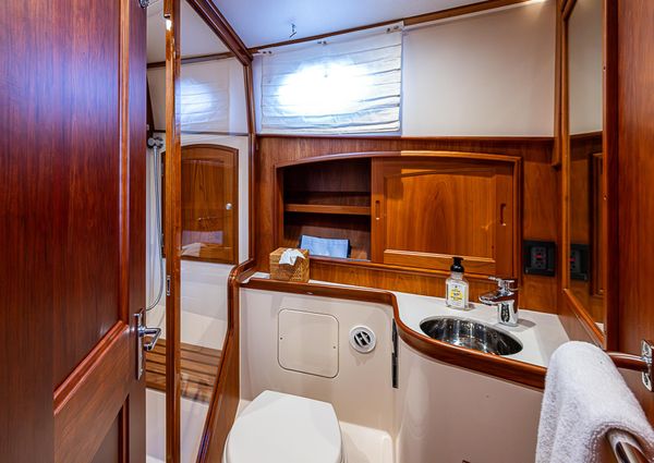 Hinckley Talaria 48 Flybridge image