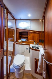 Hinckley Talaria 48 Flybridge image