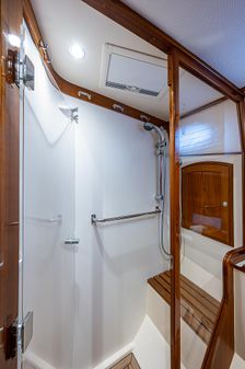 Hinckley Talaria 48 Flybridge image