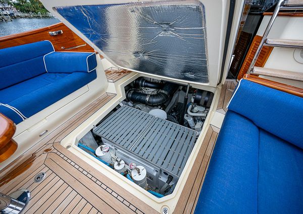 Hinckley Talaria 48 Flybridge image