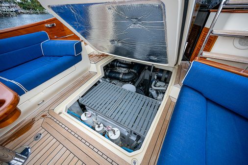 Hinckley Talaria 48 Flybridge image