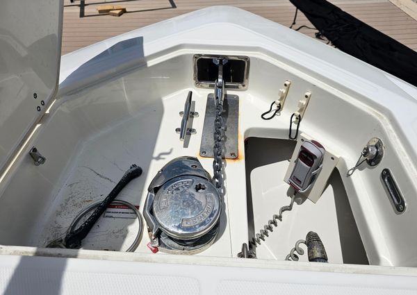 Boston-whaler 320-OUTRAGE image