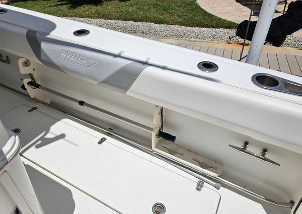 Boston-whaler 320-OUTRAGE image