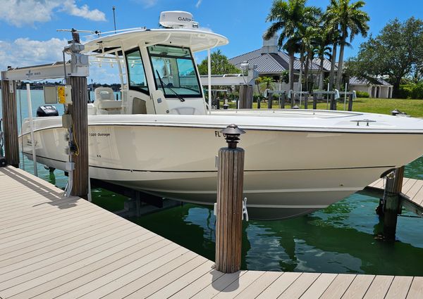 Boston-whaler 320-OUTRAGE image