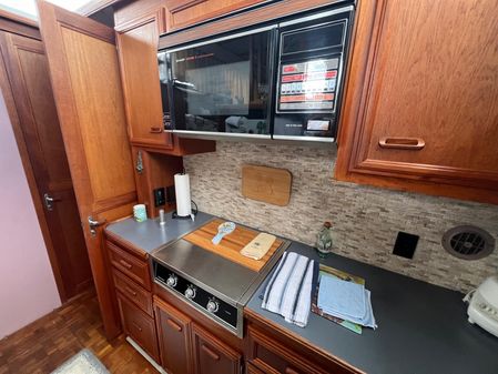 Carver 42 Aft Cabin Motoryacht image