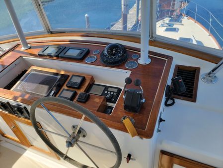 Alden 56 Flybridge Express image