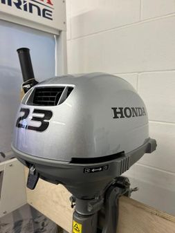 Honda BF2.3 SCHU Outboard image