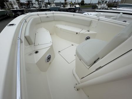 Cobia 261-CENTER-CONSOLE image