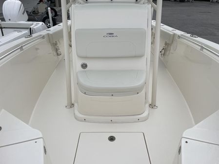 Cobia 261-CENTER-CONSOLE image