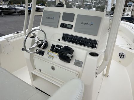 Cobia 261-CENTER-CONSOLE image