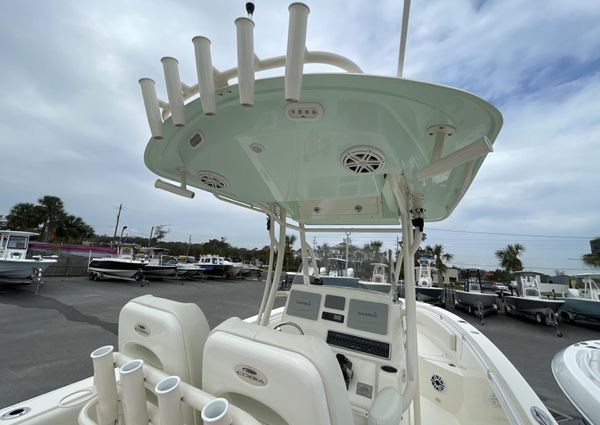 Cobia 261-CENTER-CONSOLE image