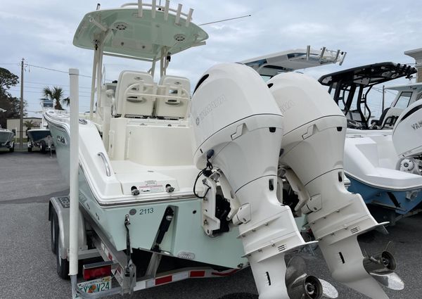 Cobia 261-CENTER-CONSOLE image