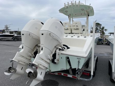 Cobia 261-CENTER-CONSOLE image