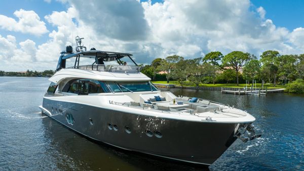 Monte Carlo Yachts MCY86 