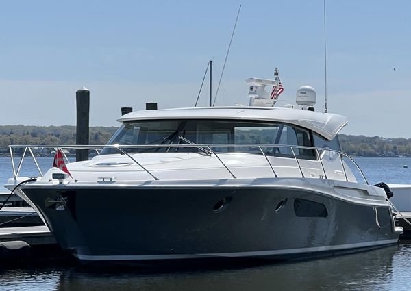 Tiara Yachts 44 Coupe image