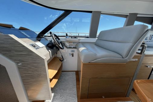 Tiara Yachts 44 Coupe image