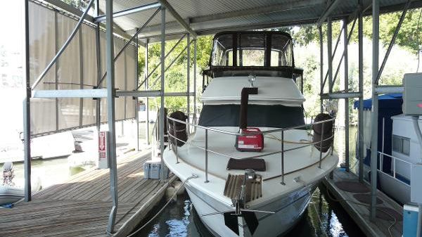 Sea Ray 360 aftcabin 